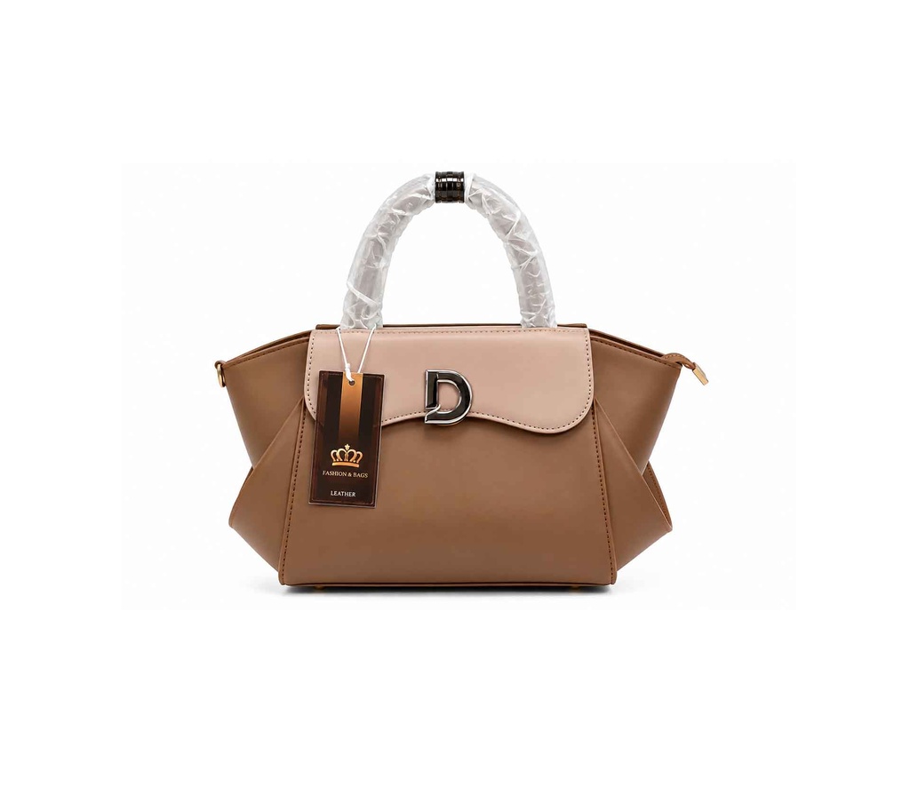 [DR-011] Elegant women’s handbag with a distinctive design and a metal closure – camel